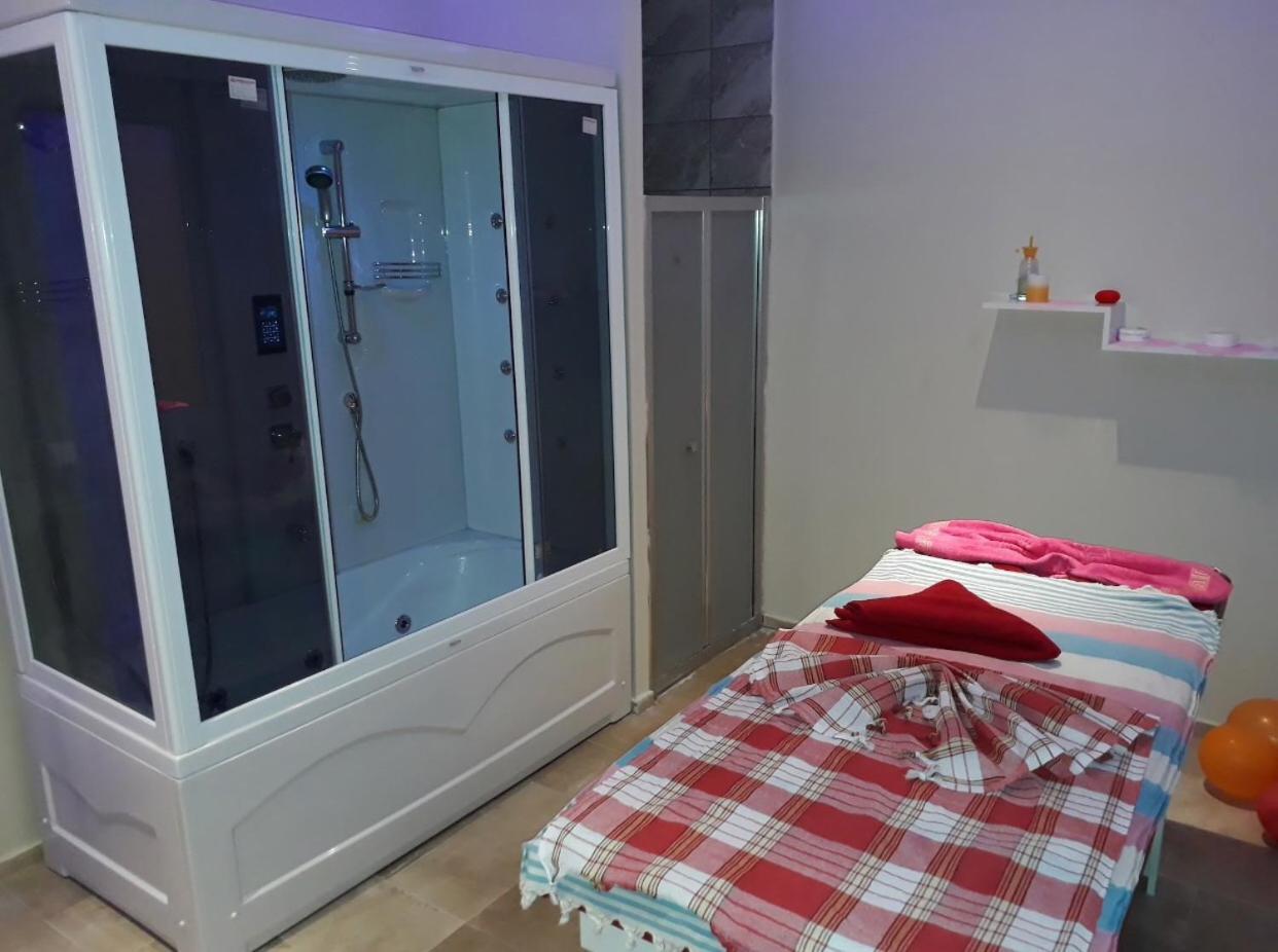 Falcon Palas Otel Isztambul Kültér fotó